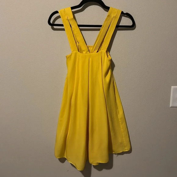 Alice and Olivia bright yellow mini dress, XS, 100% silk - Picture 3 of 8
